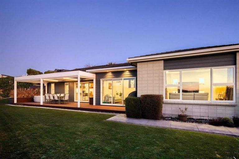 Photo of property in 53 Endeavour Drive, Whitby, Porirua, 5024