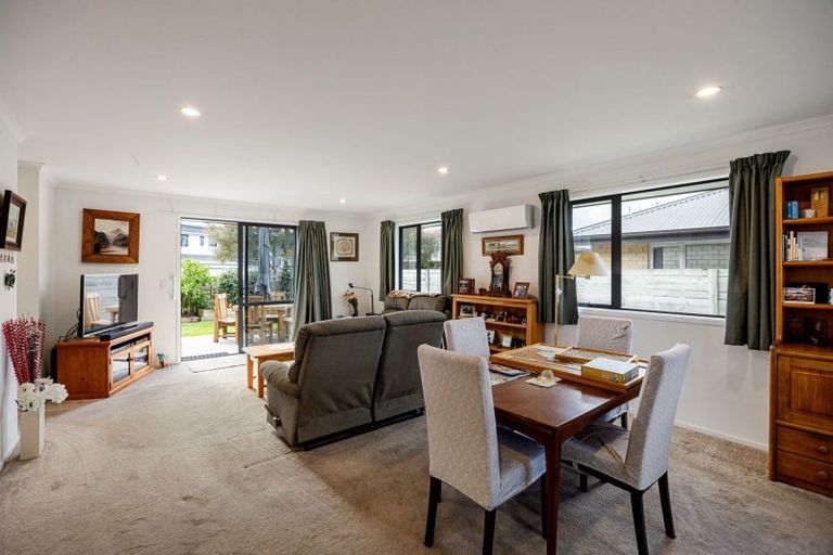 Photo of property in 51 Shrule Place, Huntington, Hamilton, 3210