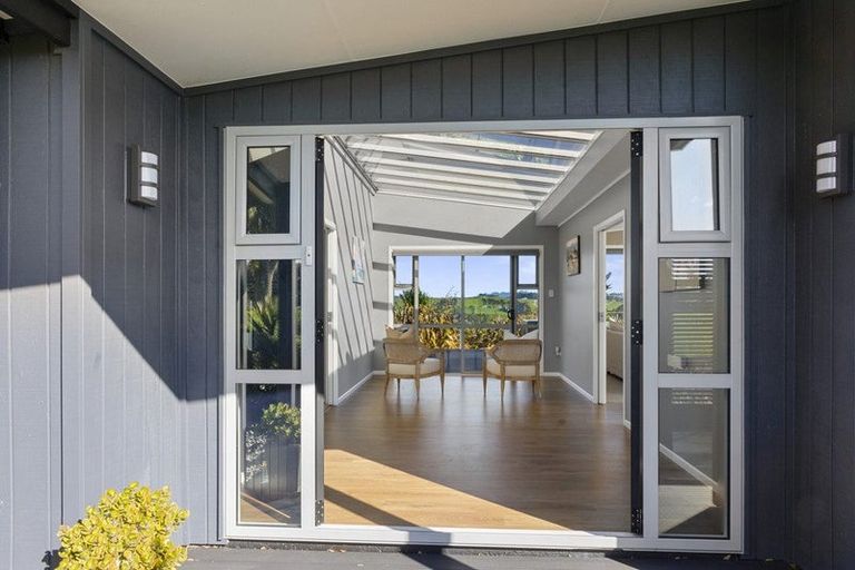 Photo of property in 100 Elsham Road, Lepperton, New Plymouth, 4373