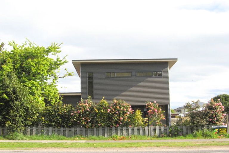 Photo of property in 2/137 Te Heuheu Street, Taupo, 3330