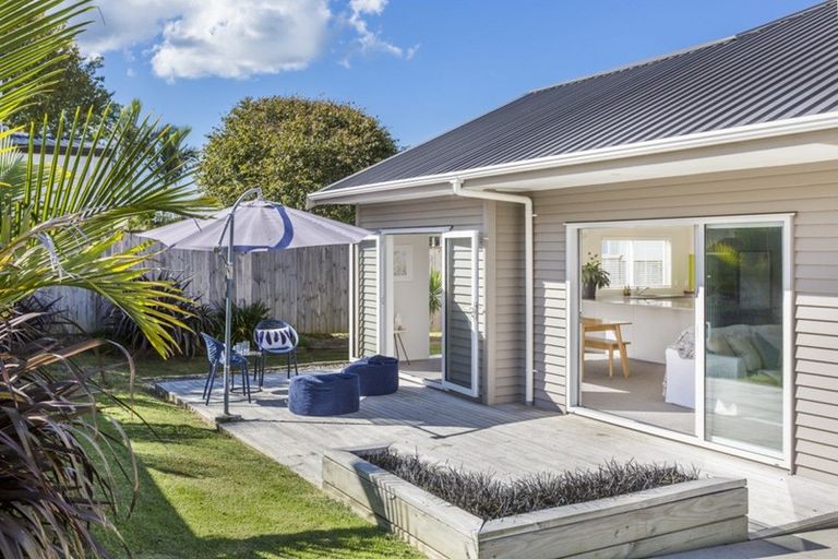 Photo of property in 797c Te Atatu Road, Te Atatu Peninsula, Auckland, 0610