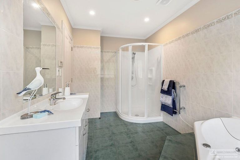 Photo of property in 19 Waverton Terrace, Churton Park, Wellington, 6037