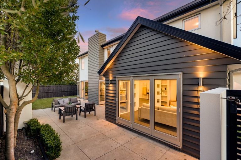 Photo of property in 16 Riverbank Road, Northwood, Christchurch, 8051