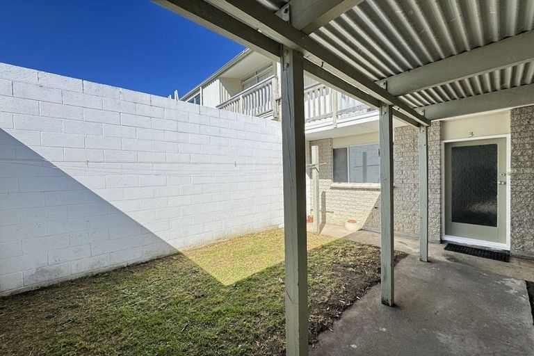 Photo of property in 3/7 Rangitane Street, Maupuia, Wellington, 6022