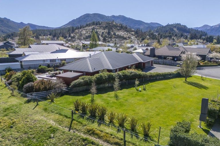 Photo of property in 16 Mount Isobel Place, Hanmer Springs, 7334