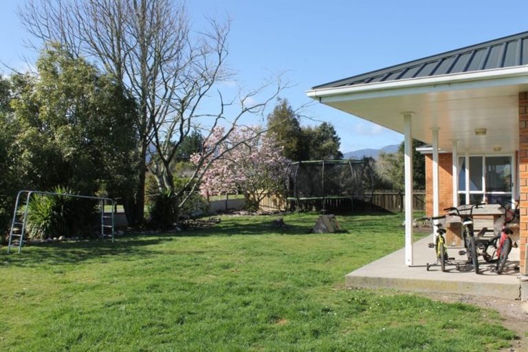 Photo of property in 23 Kew Road, Westport, 7825