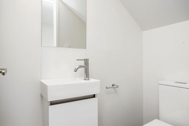 Photo of property in 14 Clay Works Lane, New Lynn, 0600