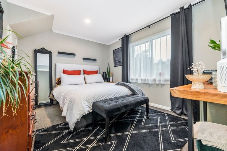 Photo of property in 53 Helleur Road, Massey, Auckland, 0614