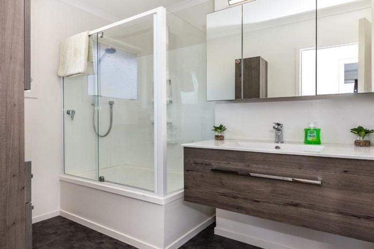 Photo of property in 1/15 Kotare Street, Hilltop, Taupo, 3330