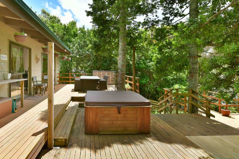 Photo of property in 47 Gledstane Road, Stanmore Bay, Whangaparaoa, 0932