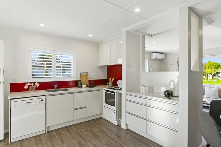 Photo of property in 931 State Highway 1, Te Horo, Otaki, 5581