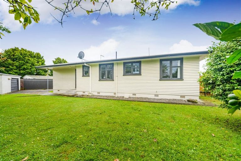 Photo of property in 10 Lewis Place, Highbury, Palmerston North, 4412