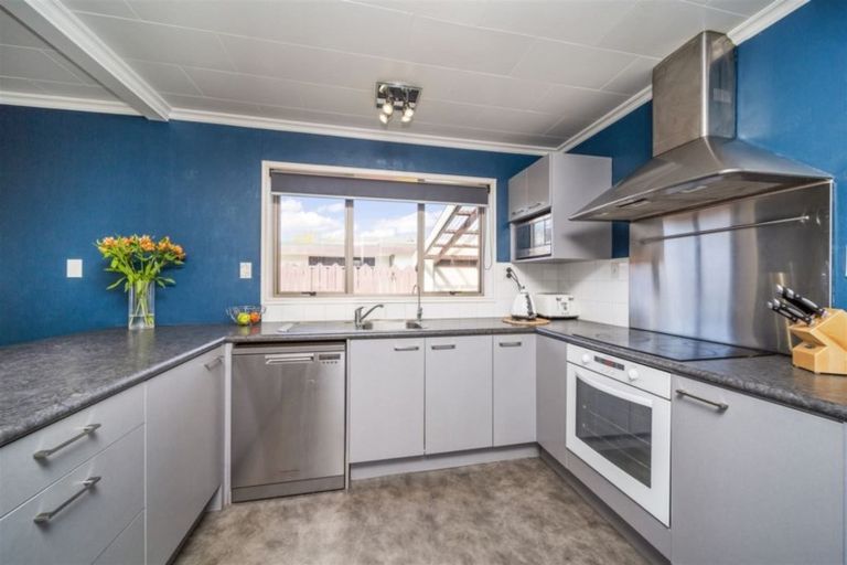 Photo of property in 41 Kowhai Street, Hawera, 4610