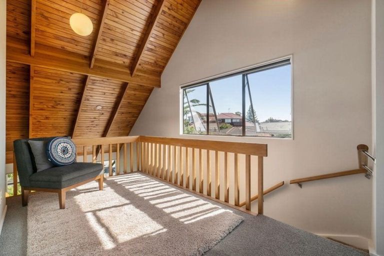 Photo of property in 13 Petrel Place, Massey, Auckland, 0614