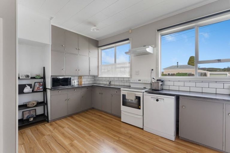 Photo of property in 27 Roberts Avenue, Aramoho, Whanganui, 4500