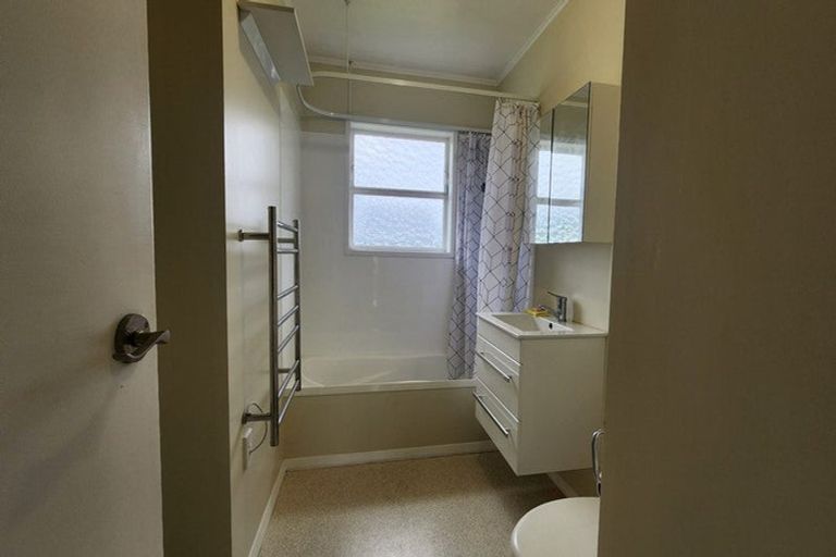 Photo of property in 317 Wellington Road, Wainuiomata, Lower Hutt, 5014