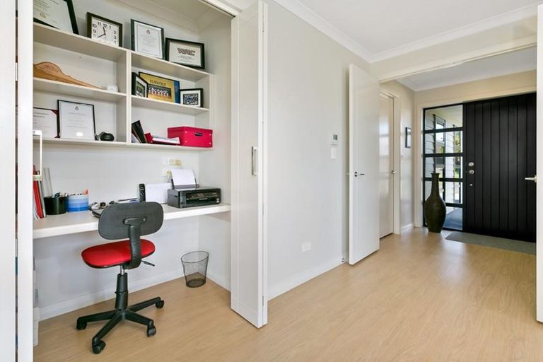 Photo of property in 1 Lochay Place, Pyes Pa, Tauranga, 3112