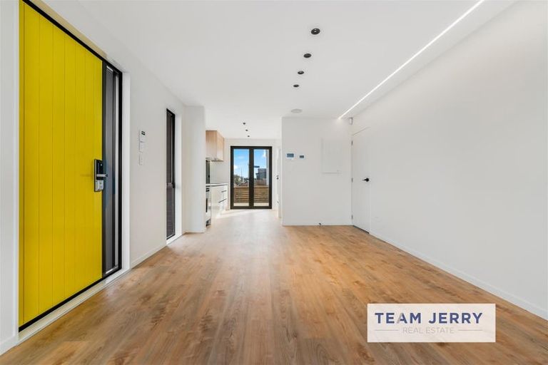 Photo of property in 18 Corporal Street, Papakura, 2110