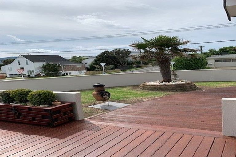 Photo of property in 117 Seaview Road, Paraparaumu Beach, Paraparaumu, 5032