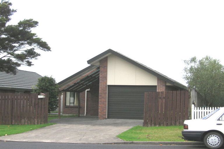 Photo of property in 143 Colwill Road, Massey, Auckland, 0614