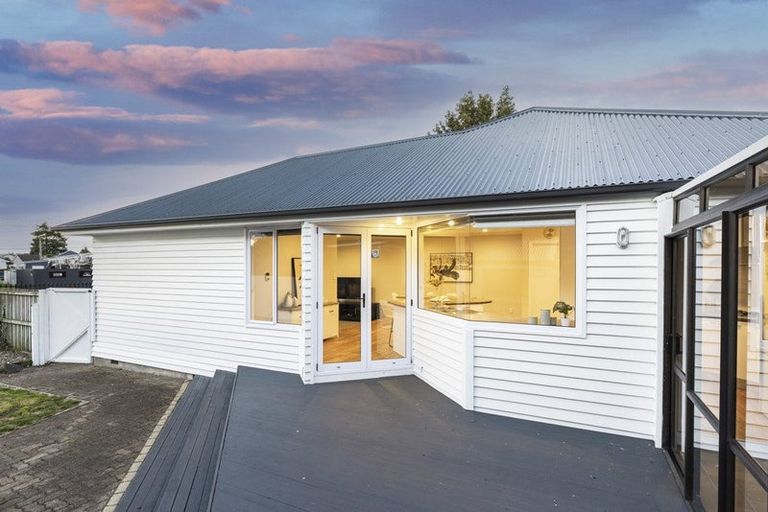 Photo of property in 254 Weston Road, Mairehau, Christchurch, 8052