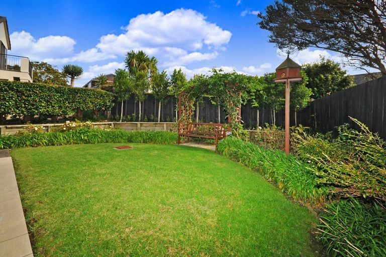 Photo of property in 10a Vaughan Crescent, Murrays Bay, Auckland, 0630