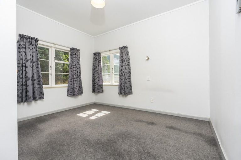 Photo of property in 37 Ngapuke Lane, Parua Bay, 0192
