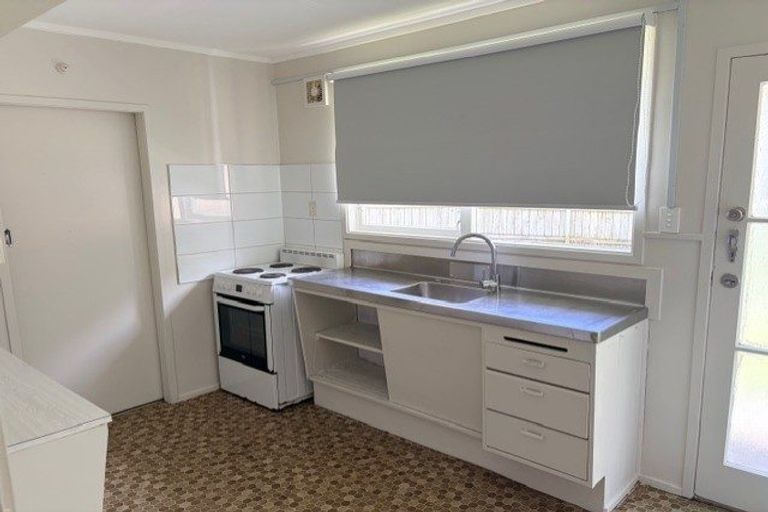 Photo of property in 13 Woodstock Road, Forrest Hill, Auckland, 0620