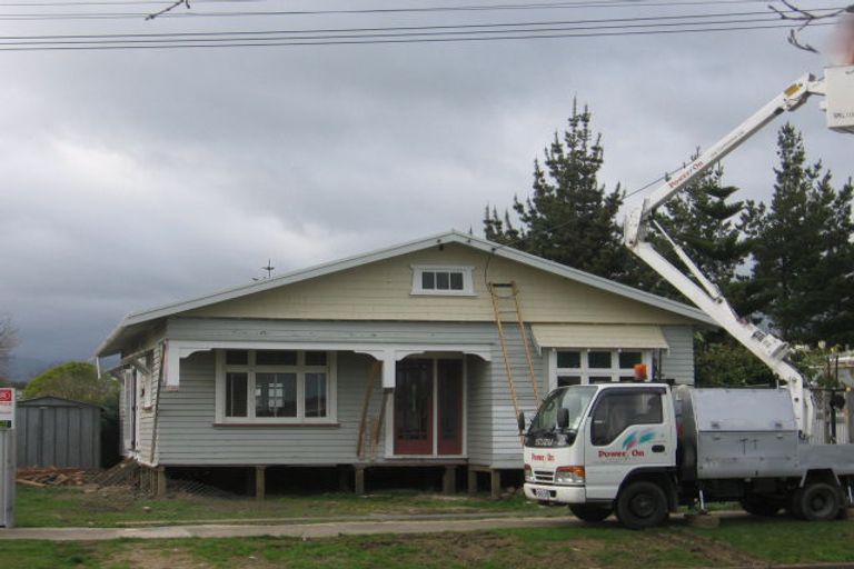 Photo of property in 35 Mckenzie Street, Levin, 5510
