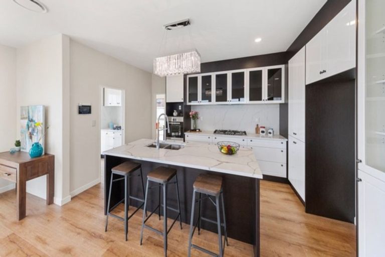 Photo of property in 29 Carrickdawson Drive, Flat Bush, Auckland, 2019