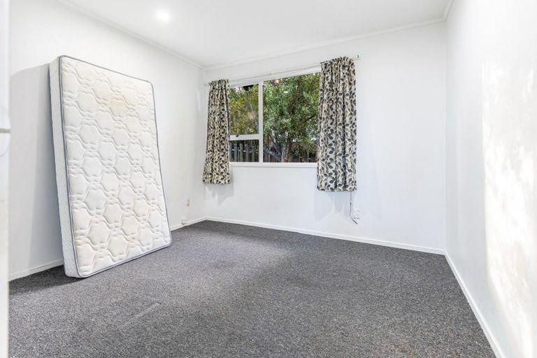 Photo of property in 14 Kemp Road, Massey, Auckland, 0614