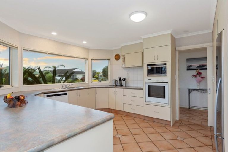 Photo of property in 82 Santa Monica Drive, Papamoa Beach, Papamoa, 3118