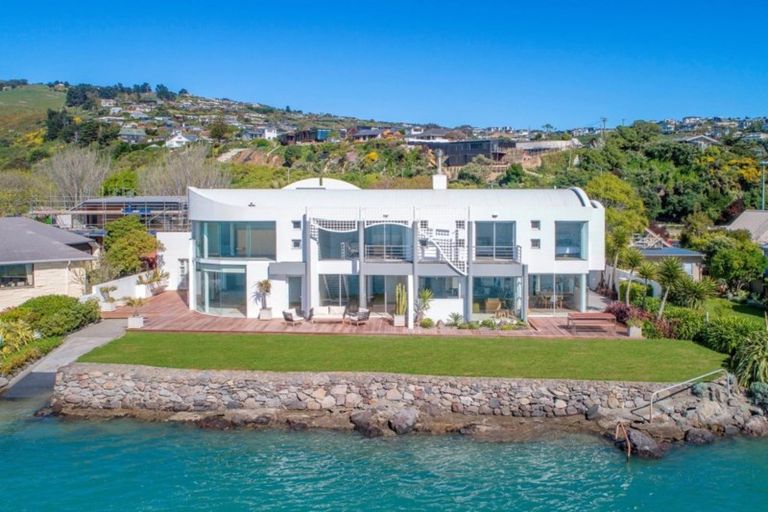 Photo of property in 135 Main Road, Redcliffs, Christchurch, 8081