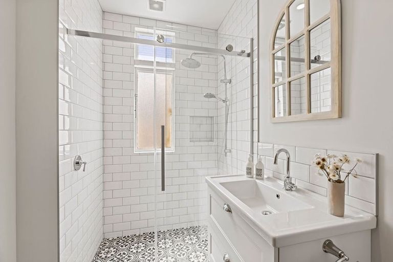 Photo of property in 246 Geraldine Street, Edgeware, Christchurch, 8013