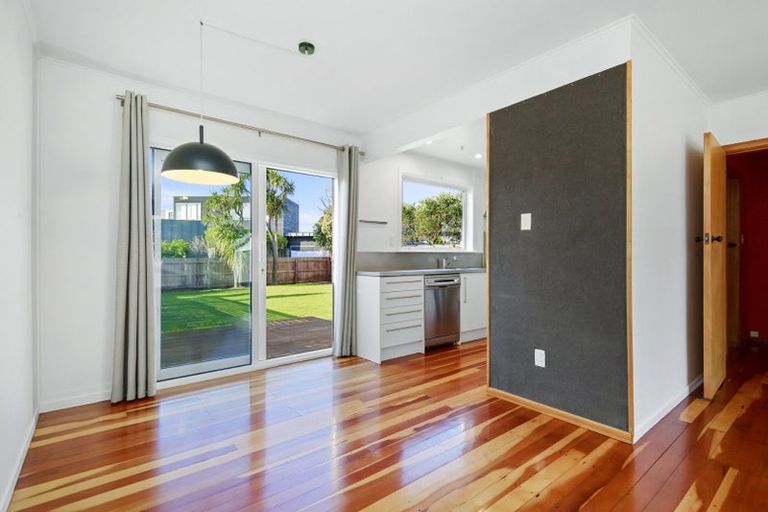 Photo of property in 21 Hector Street, Seatoun, Wellington, 6022