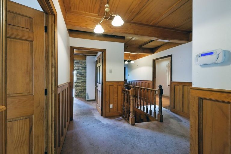 Photo of property in 236 Godley Road, Titirangi, Auckland, 0604