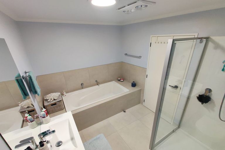 Photo of property in 40 Ringa Matau Road, Hobsonville, Auckland, 0616