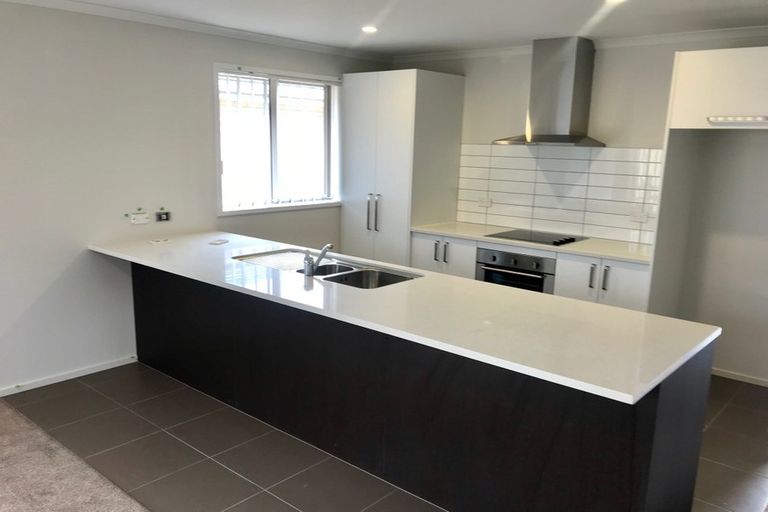 Photo of property in 15 Perla Road, Pukekohe, 2120