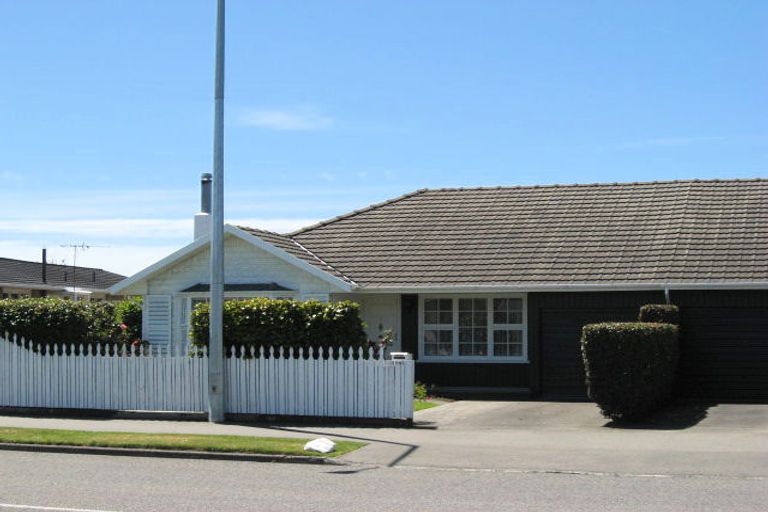 Photo of property in 306 Avonhead Road, Avonhead, Christchurch, 8042