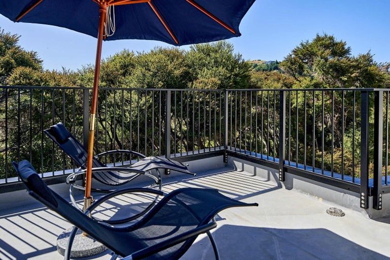 Photo of property in 39 James Cook Drive, Whitby, Porirua, 5024