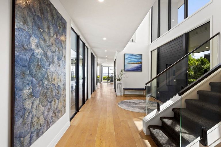 Photo of property in 90 Marine Parade, Mellons Bay, Auckland, 2014