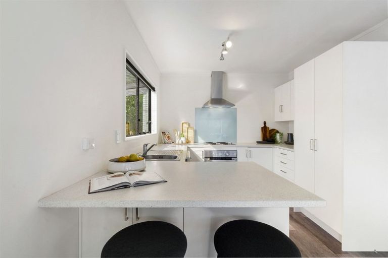 Photo of property in 2/8 Lingfield Street, Glenfield, Auckland, 0629