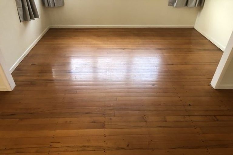 Photo of property in 23 Hogans Road, Glenfield, Auckland, 0629