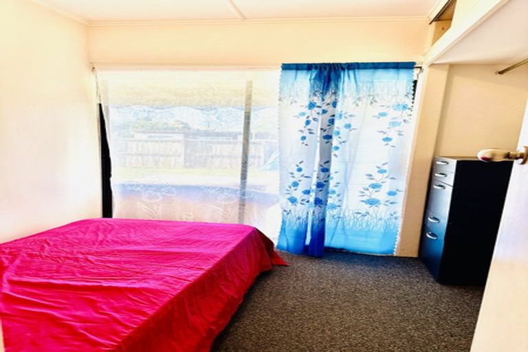 Photo of property in 57 Rathgar Road, Henderson, Auckland, 0610