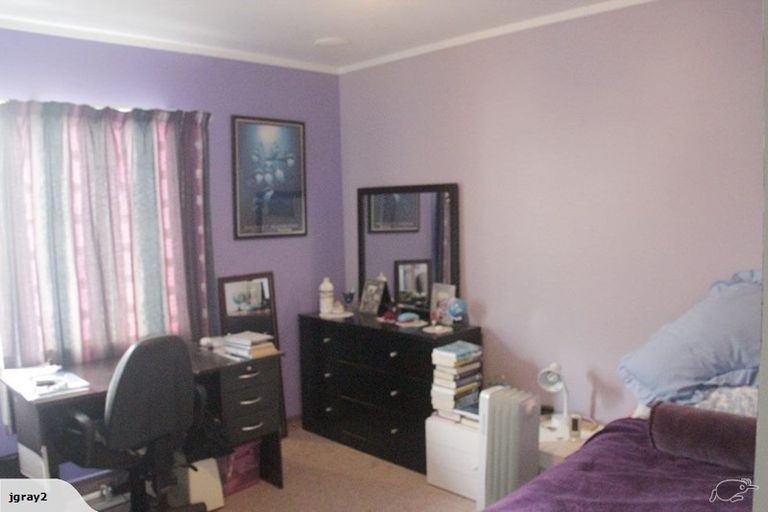 Photo of property in 84 Hillcrest Drive, Kelvin Grove, Palmerston North, 4414