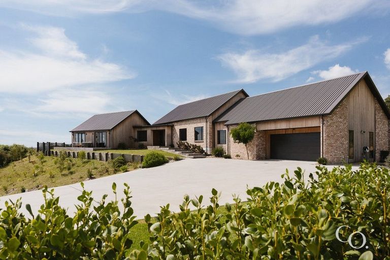 Photo of property in 42 Te Auhi Way, Welcome Bay, Tauranga, 3112