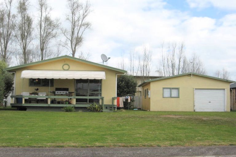 Photo of property in 13 Endeavour Close, Whitianga, 3510