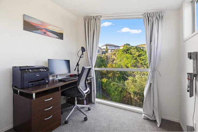 Photo of property in 7 Pikitanga Close, Tawa, Wellington, 5028