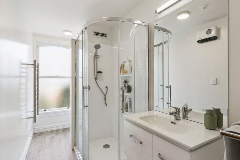 Photo of property in 49 Devon Street, Aro Valley, Wellington, 6021