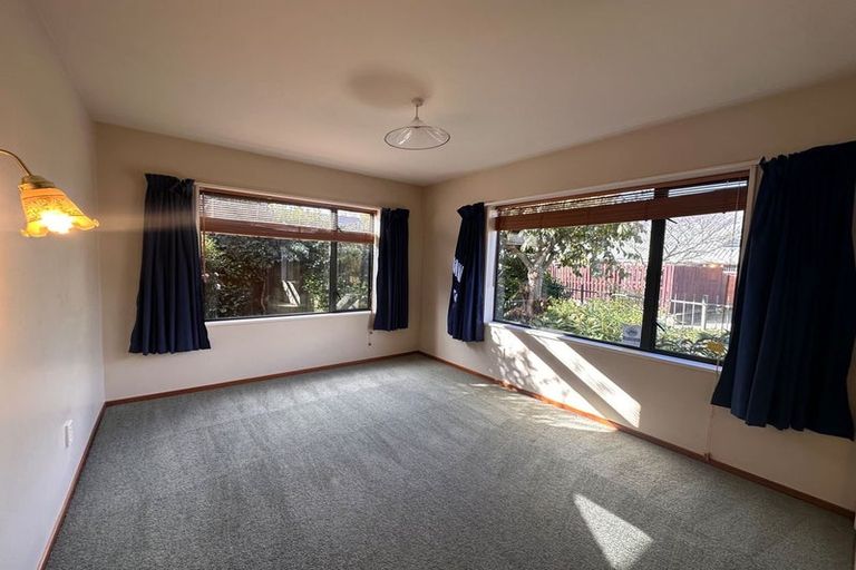 Photo of property in 2 Yarrum Lane, Avonhead, Christchurch, 8042